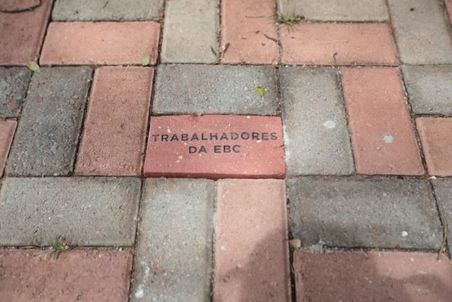 CalçadãoHerzogTrabalhadoresEBC